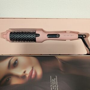 NEW In Box - Luxe + Willow Thermal Brush